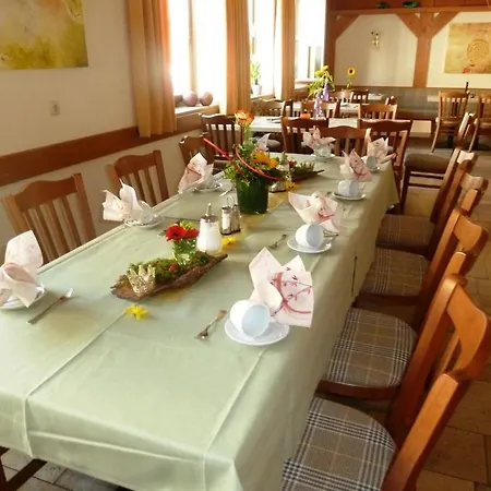 Zum Brunnen Pensjonat 3*